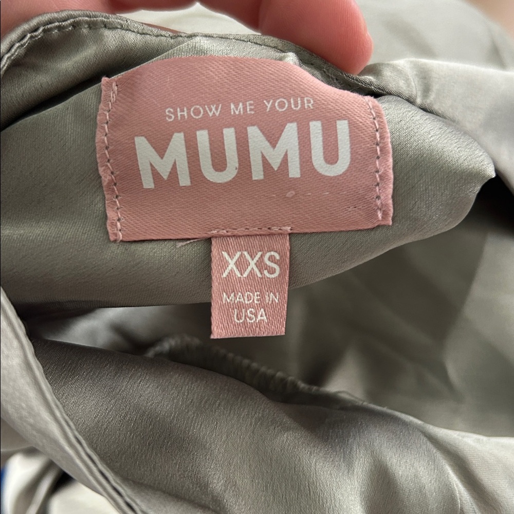 Lisa Maxi Dress in Mossā Green Luxe Satin
Show Me Your Mumu medium - Picture 6 of 6